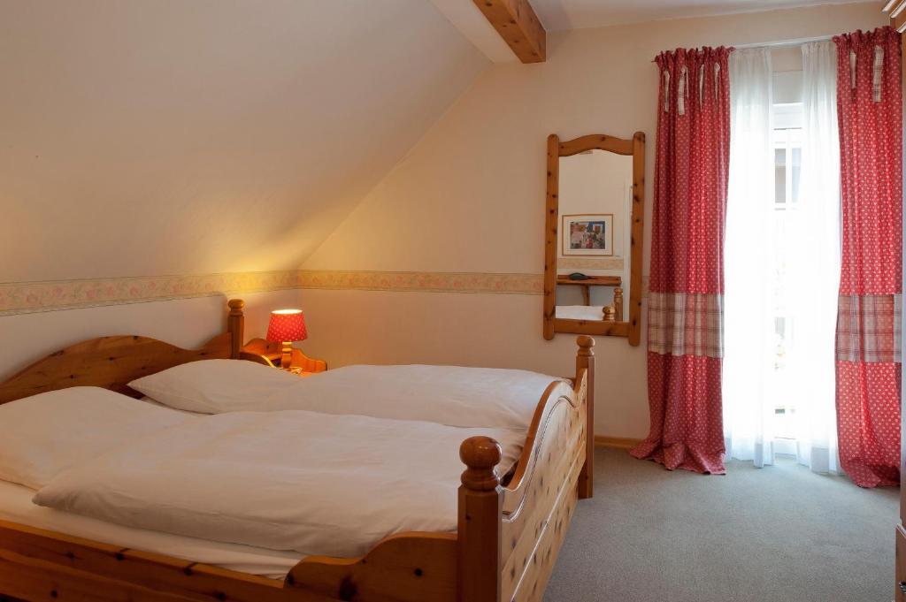 Landhotel Sauerlaender Hof Еслое Номер фото