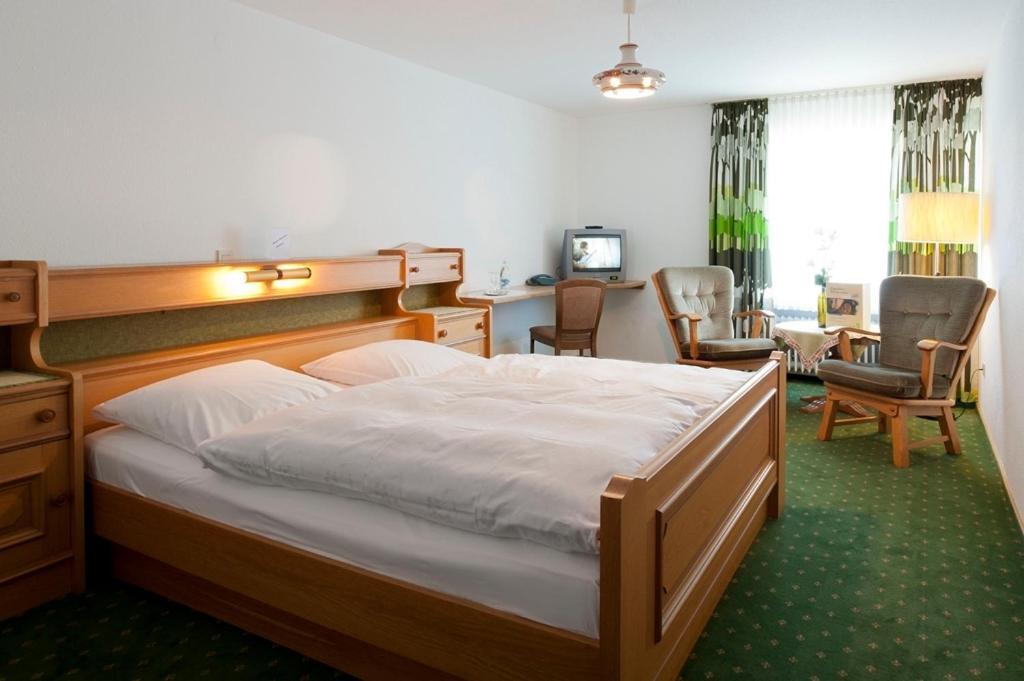 Landhotel Sauerlaender Hof Еслое Номер фото