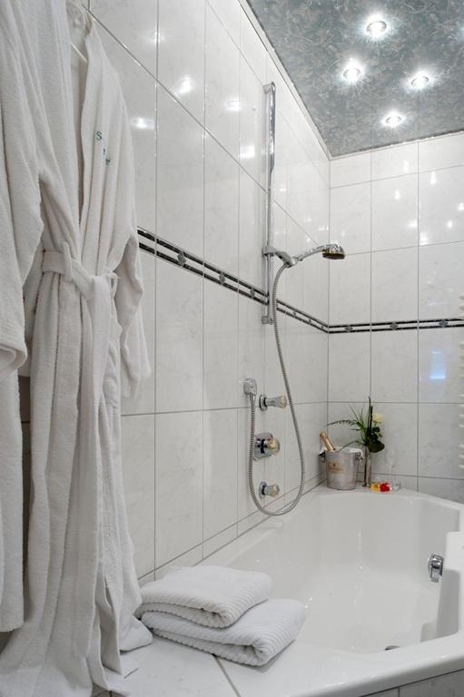 Landhotel Sauerlaender Hof Еслое Номер фото